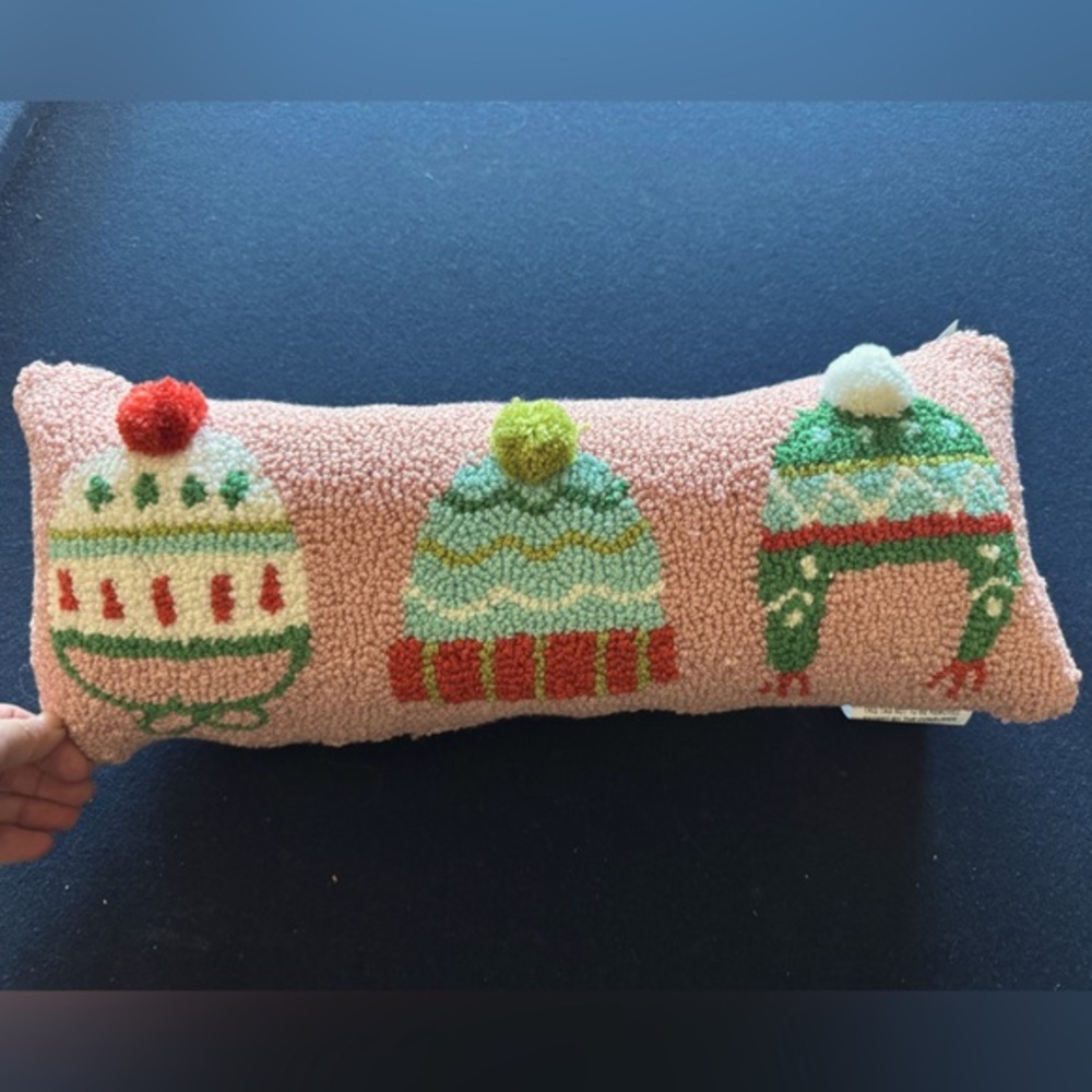 Super cute winter hats pillow!! Zoom in 4 design  details, angles& measurements